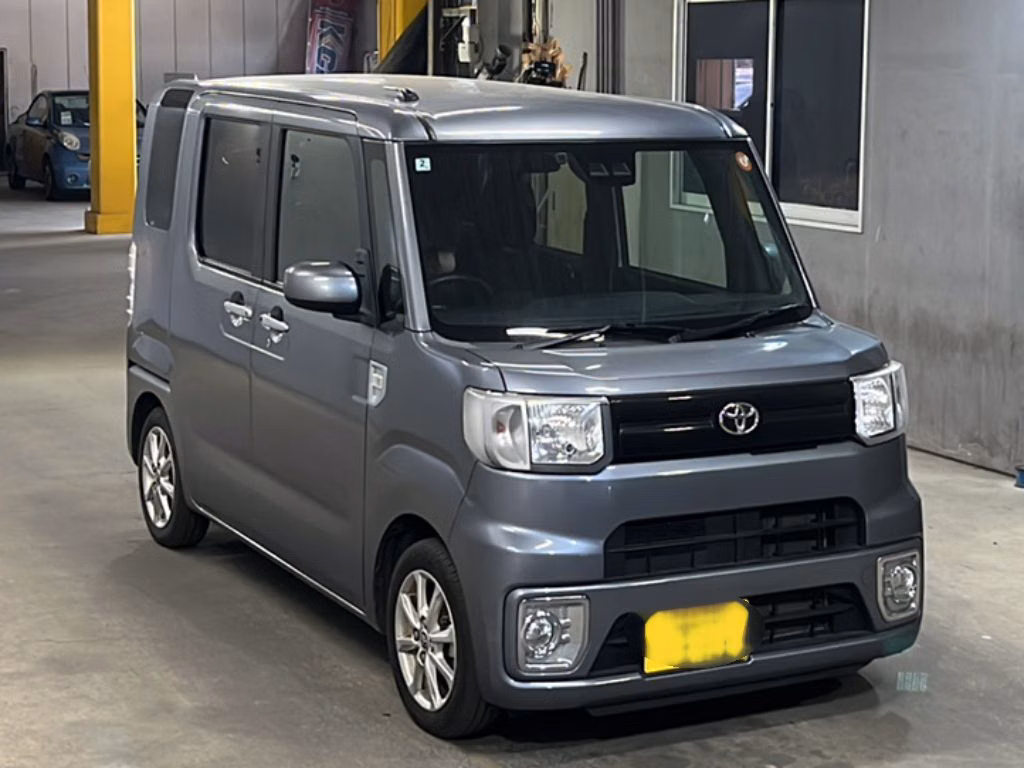 TOYOTA PIXIS MEGA