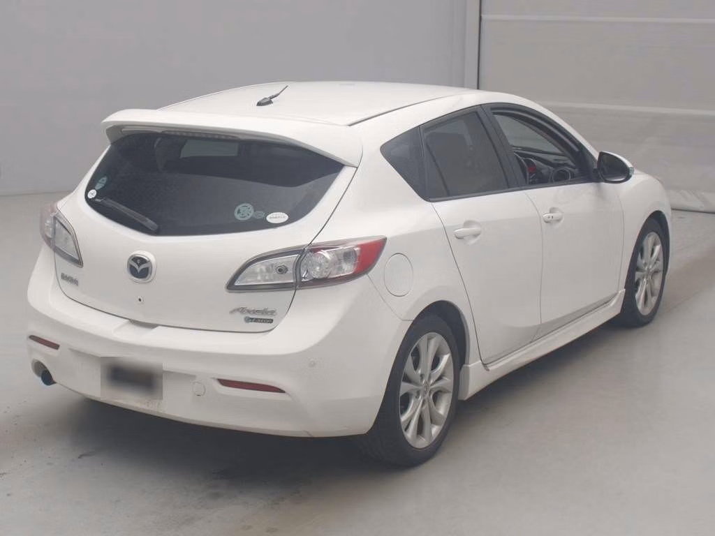MAZDA AXELA