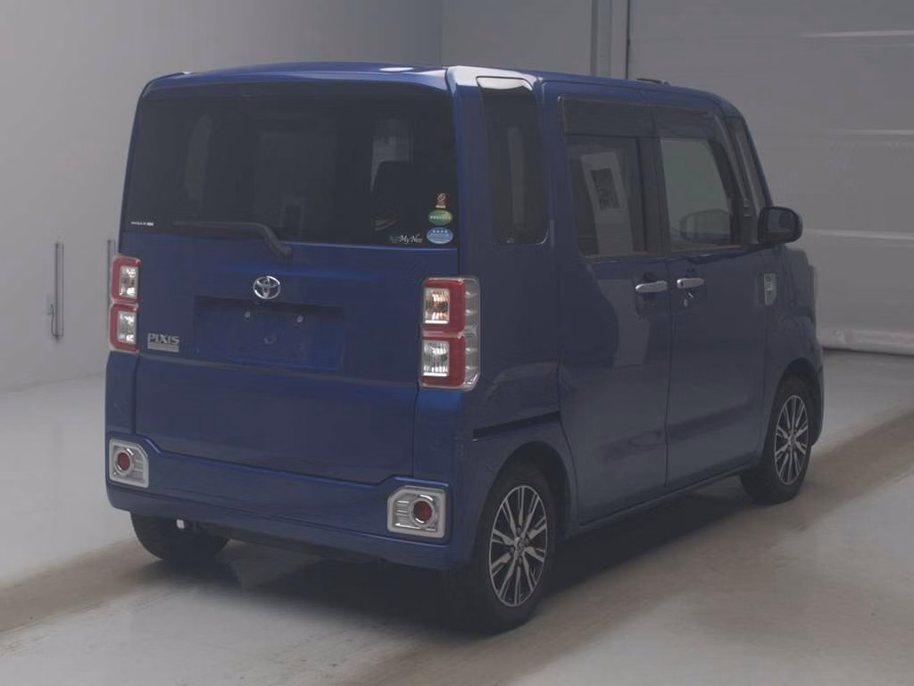 TOYOTA PIXIS MEGA