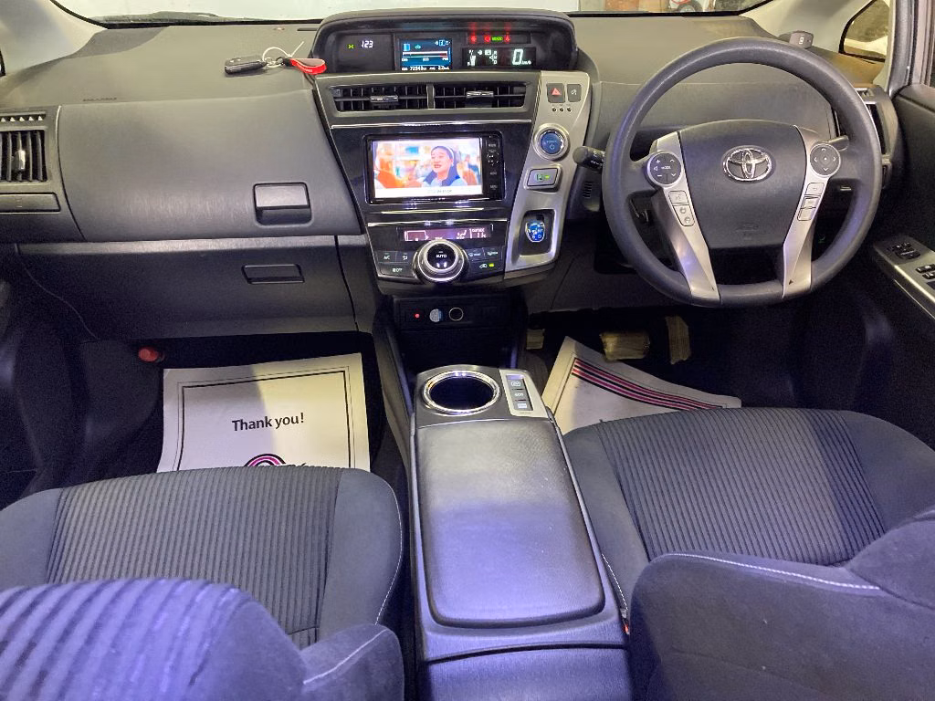 TOYOTA PRIUS ALPHA