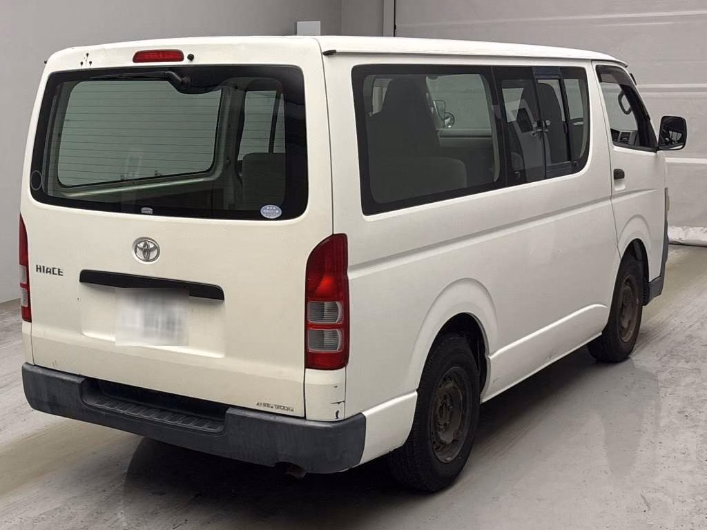 TOYOTA REGIUS ACE