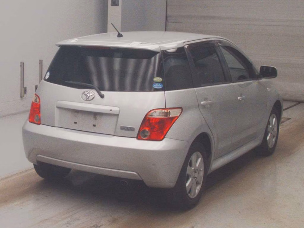 TOYOTA IST