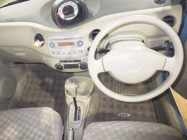 DAIHATSU ESSE