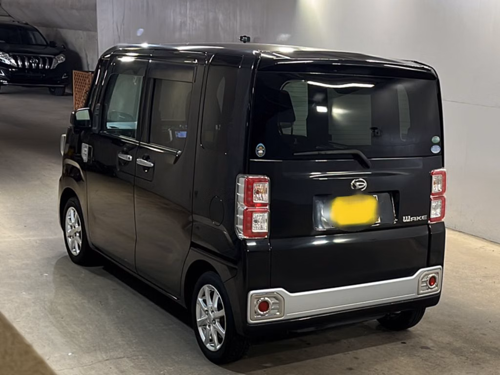 DAIHATSU WAKE