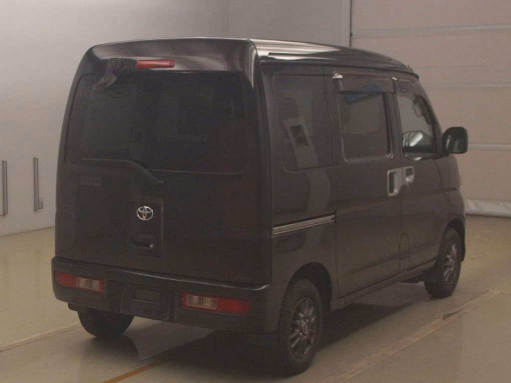 TOYOTA PIXIS VAN