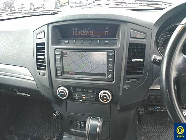 MITSUBISHI PAJERO