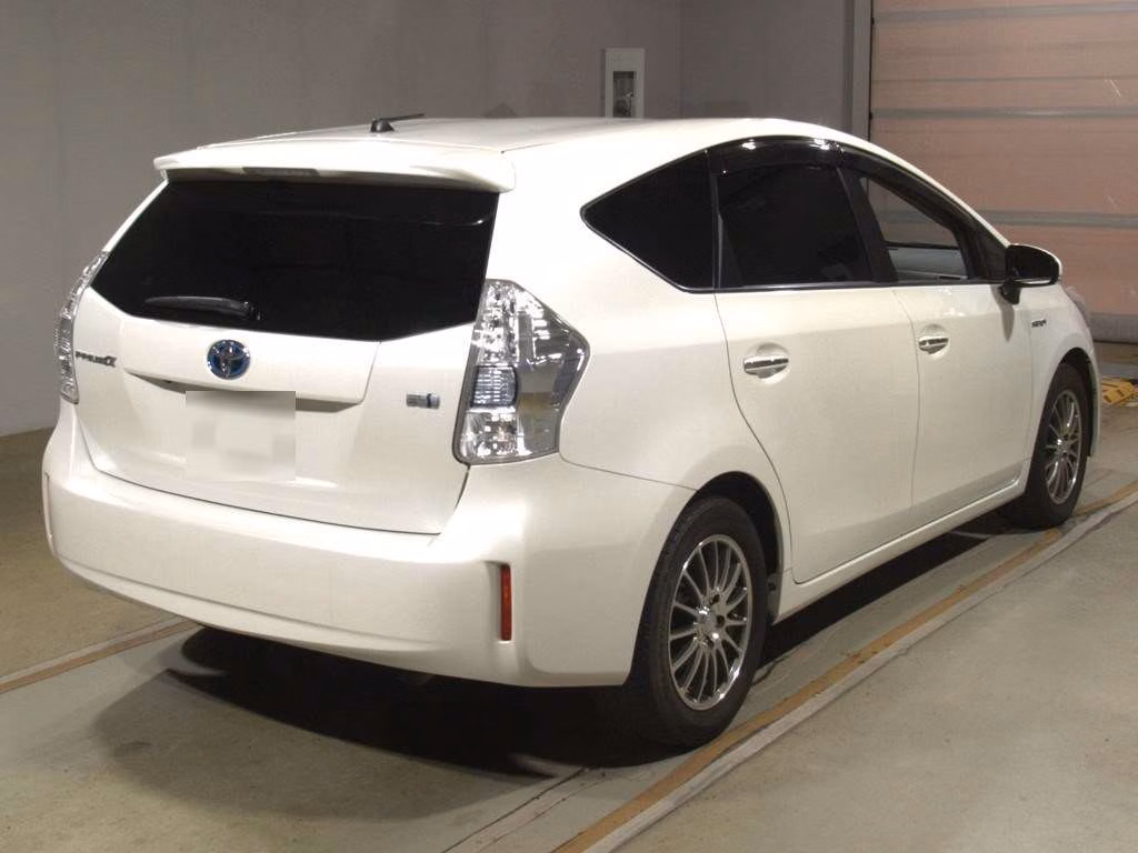 TOYOTA PRIUS ALPHA
