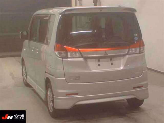 MITSUBISHI DELICA D:2