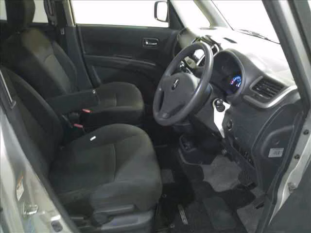 MITSUBISHI DELICA D:2