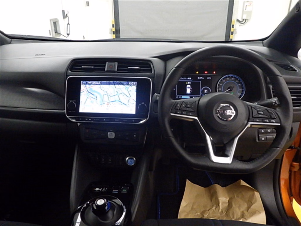 NISSAN LEAF