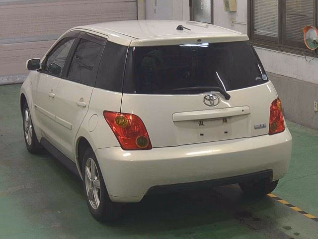 TOYOTA IST