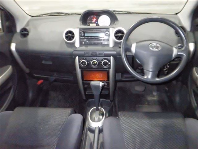 TOYOTA IST
