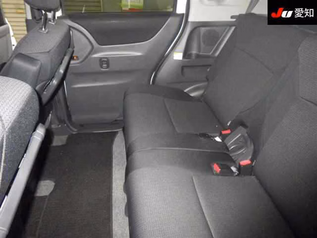 MITSUBISHI DELICA D:2