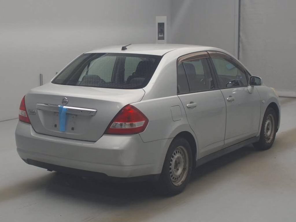 NISSAN TIIDA LATIO