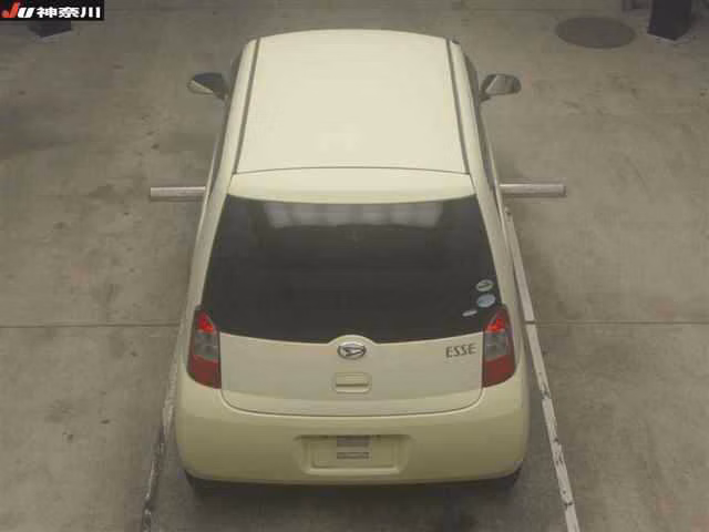 DAIHATSU ESSE