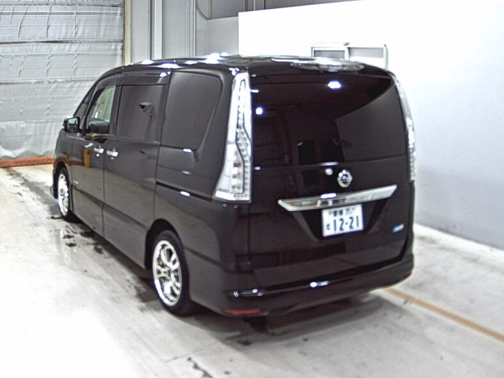 NISSAN SERENA