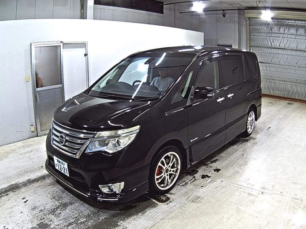 NISSAN SERENA