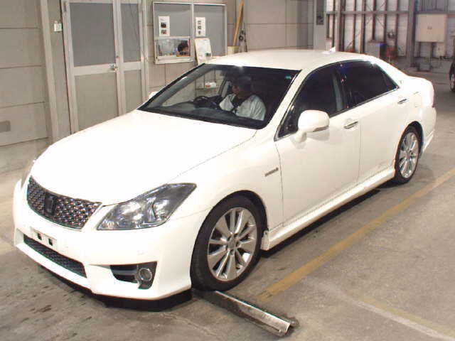 TOYOTA CROWN