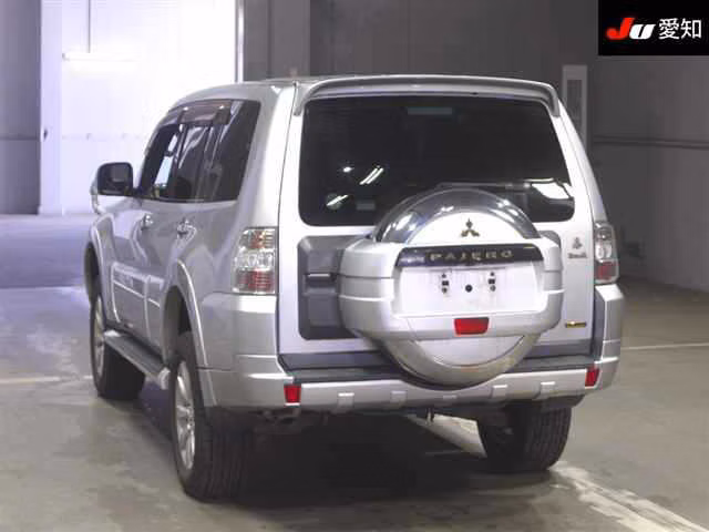 MITSUBISHI PAJERO
