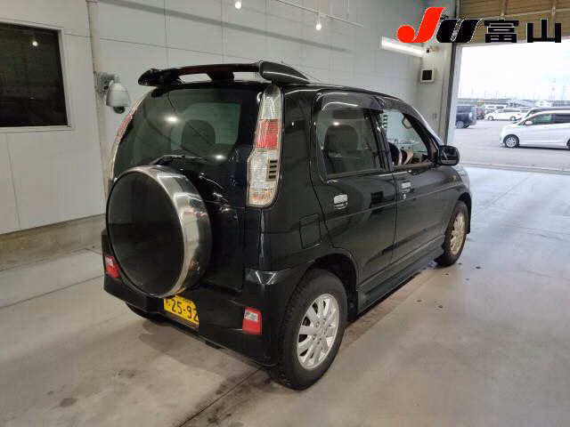 DAIHATSU TERIOS KID