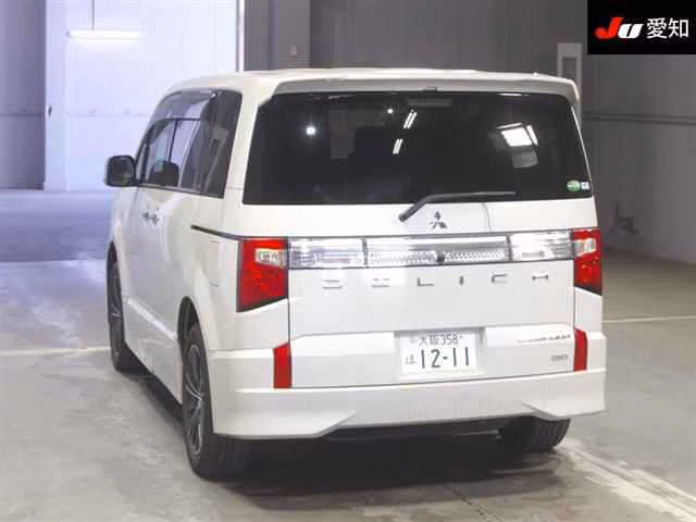 MITSUBISHI DELICA D:5