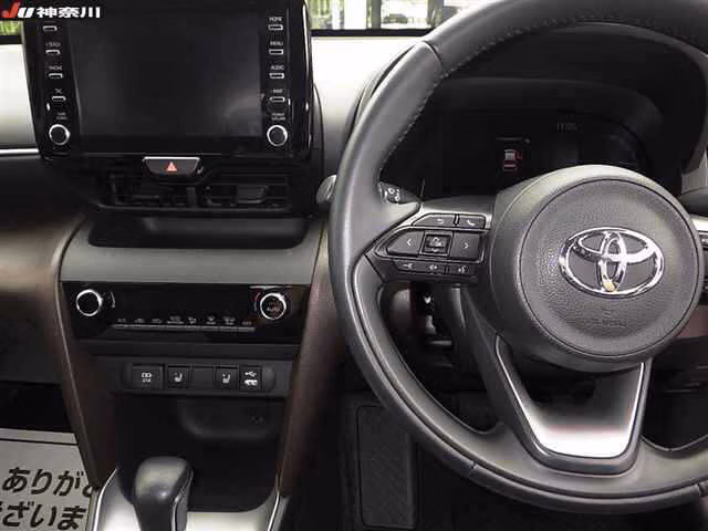 TOYOTA YARIS CROSS