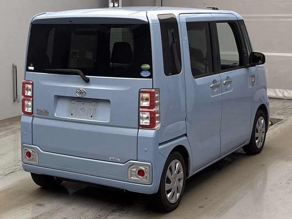 TOYOTA PIXIS MEGA