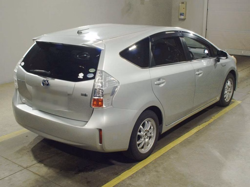 TOYOTA PRIUS ALPHA