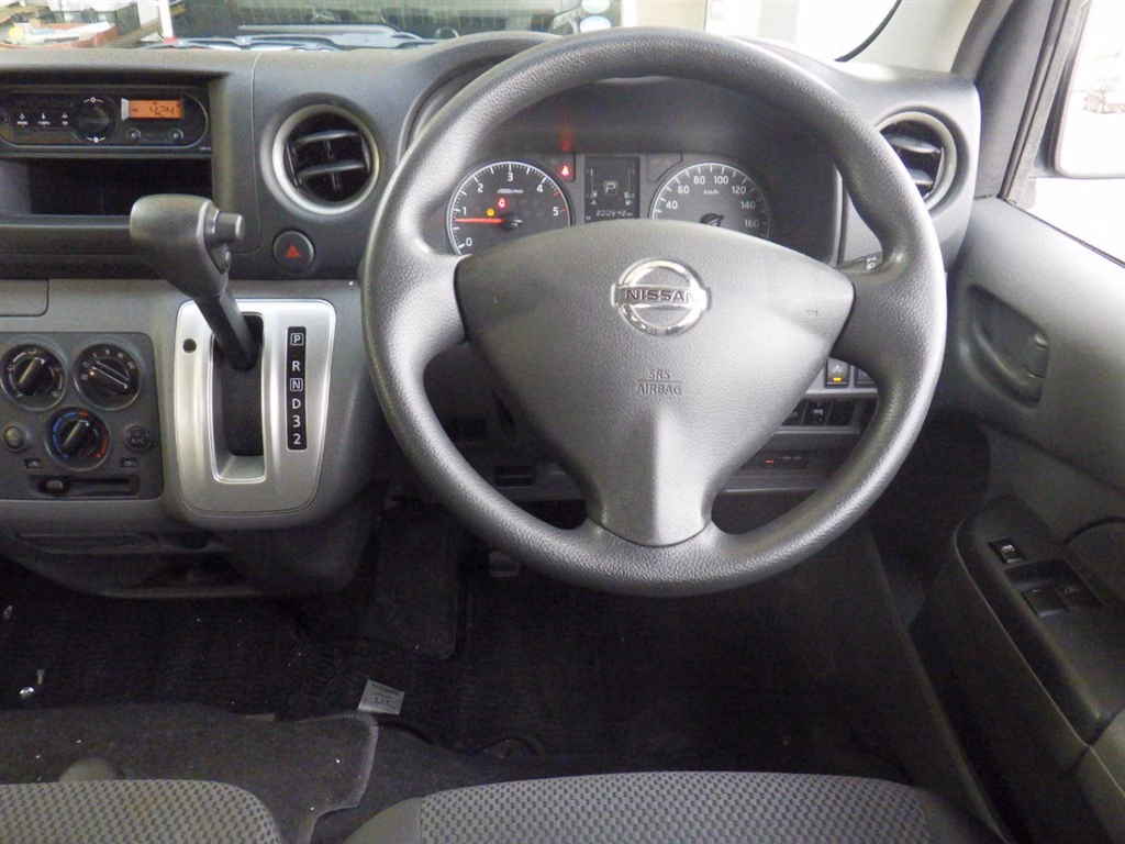 NISSAN NV350 CARAVAN