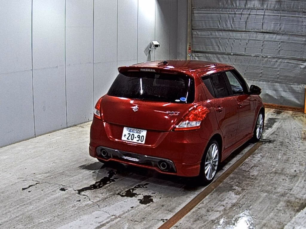 SUZUKI SWIFT