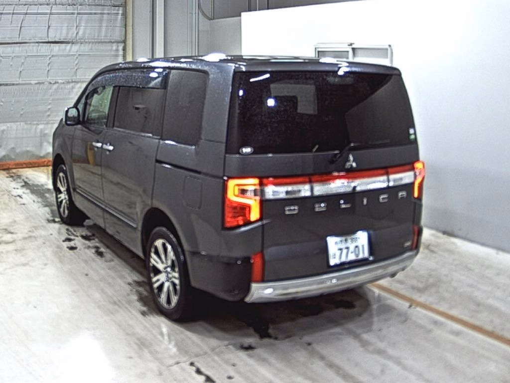 MITSUBISHI DELICA D:5