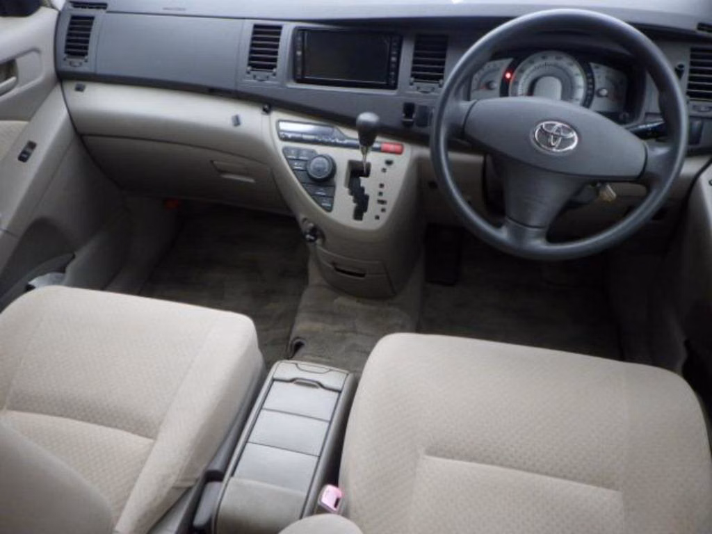 TOYOTA ISIS