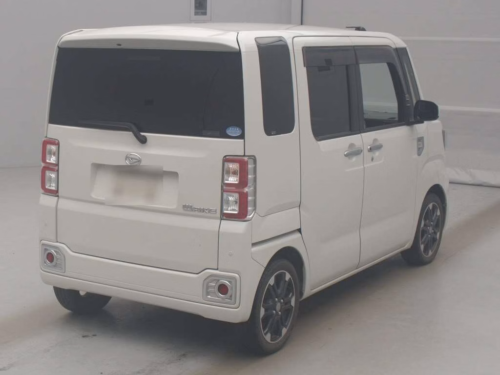 DAIHATSU WAKE
