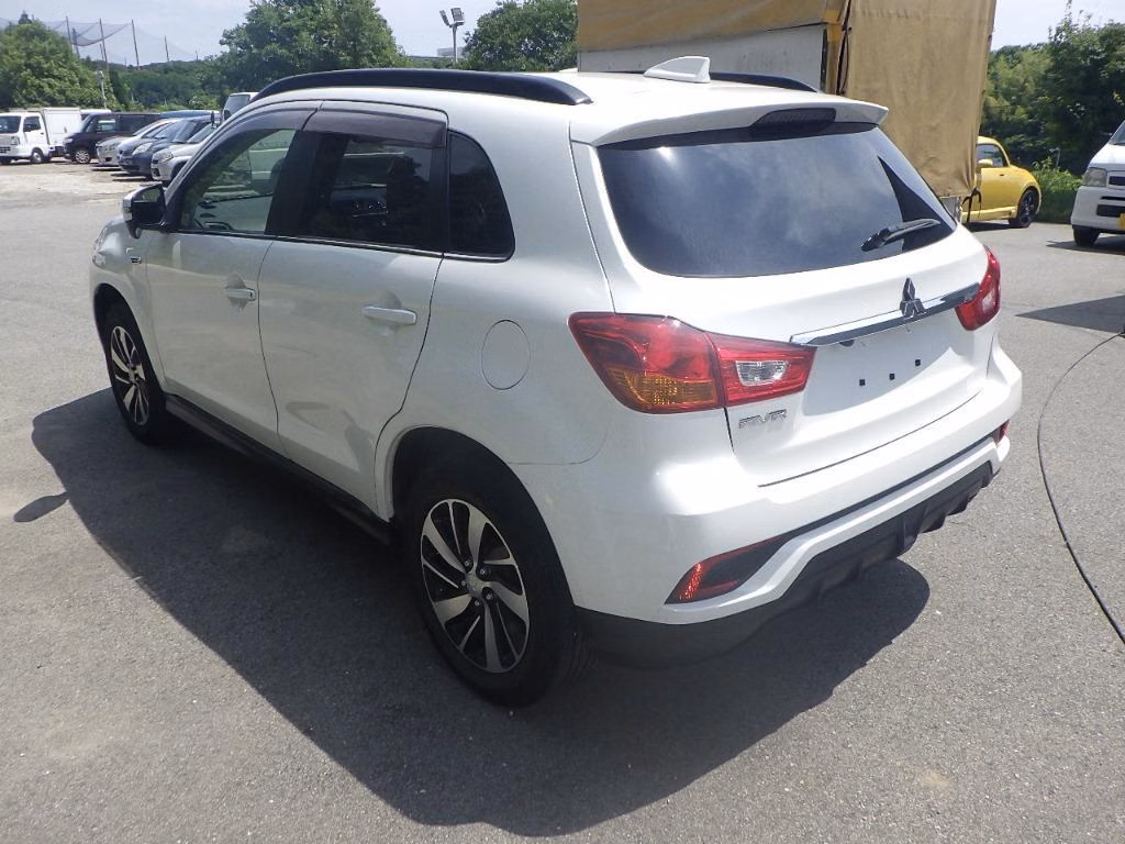 MITSUBISHI RVR