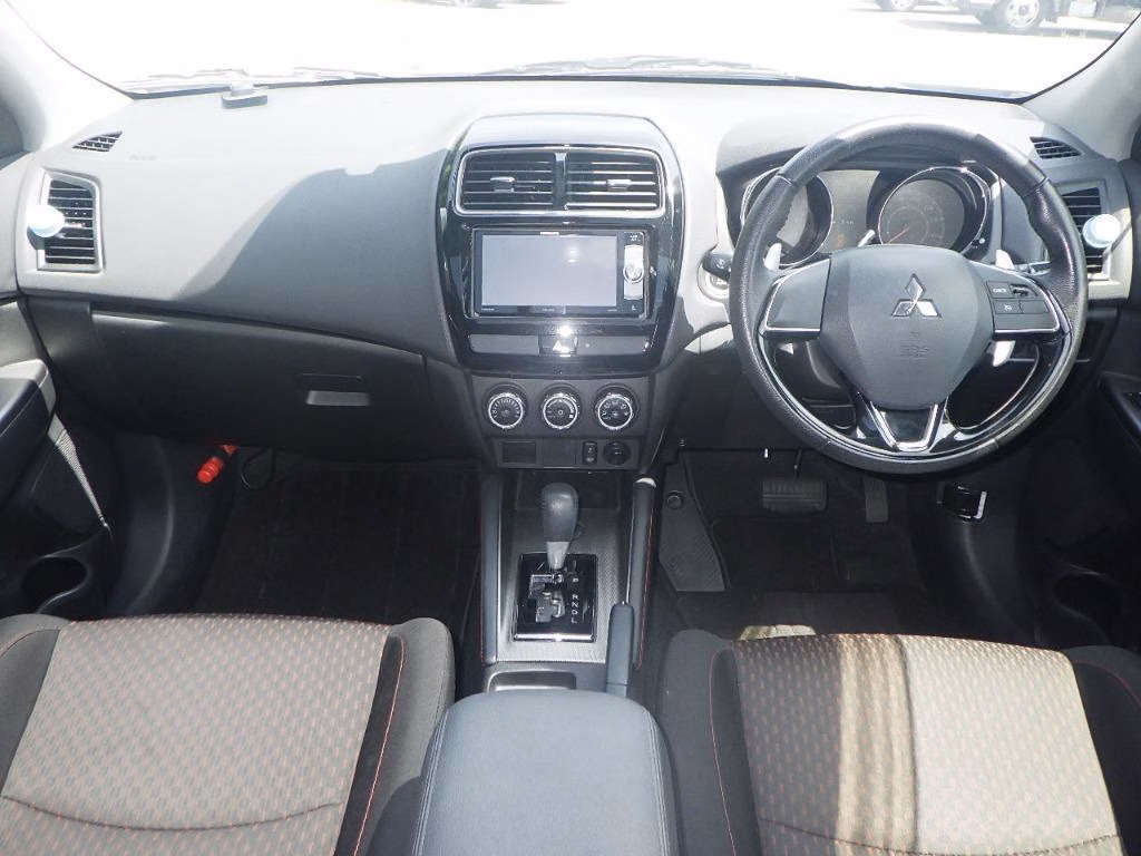 MITSUBISHI RVR