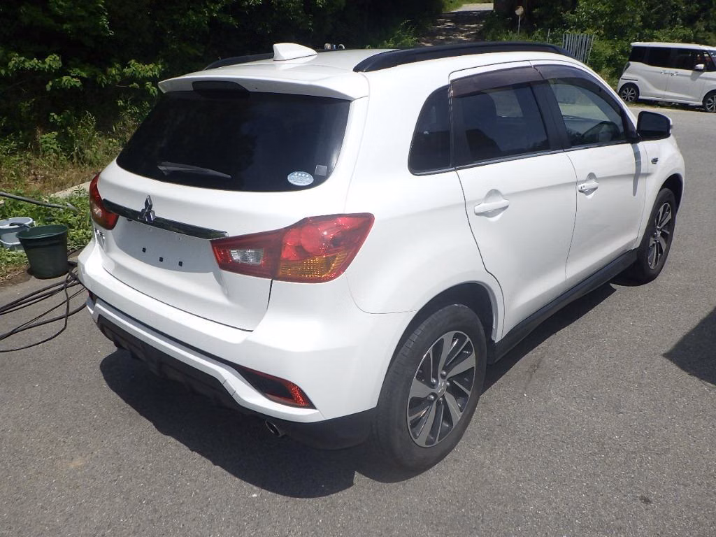 MITSUBISHI RVR