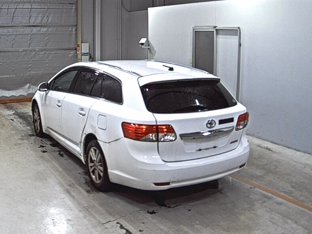TOYOTA AVENSIS
