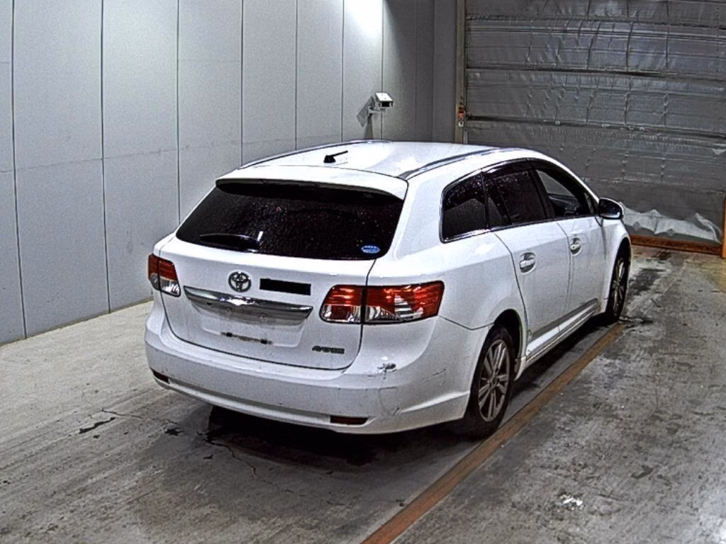 TOYOTA AVENSIS