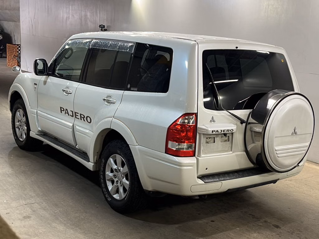 MITSUBISHI PAJERO