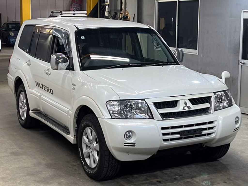 MITSUBISHI PAJERO