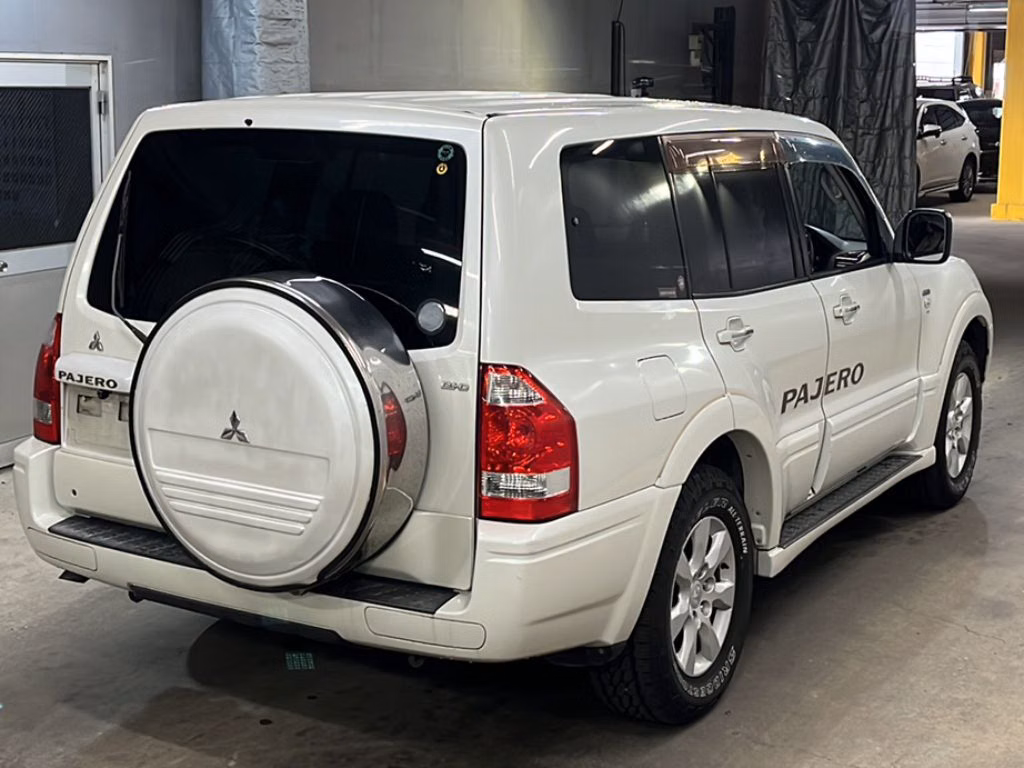 MITSUBISHI PAJERO