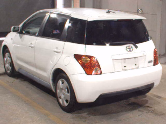 TOYOTA IST