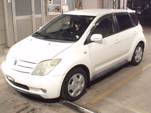 TOYOTA IST