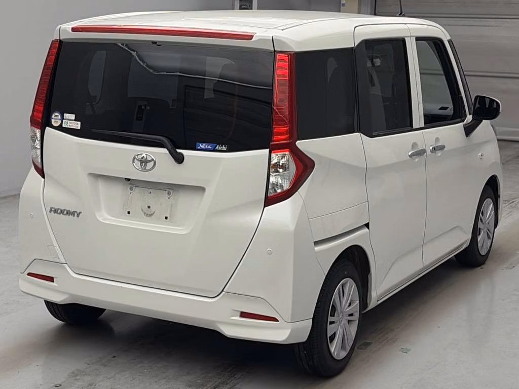 TOYOTA ROOMY