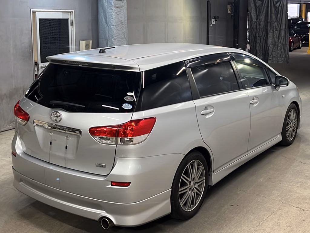 TOYOTA WISH