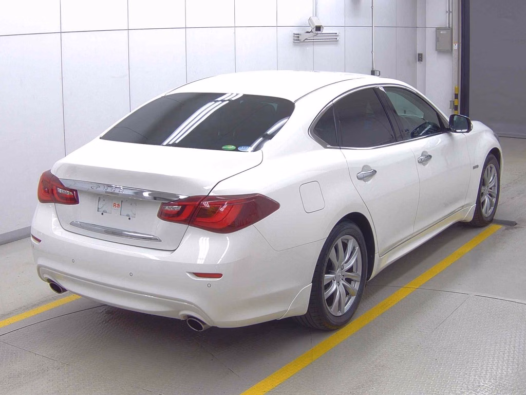 NISSAN FUGA