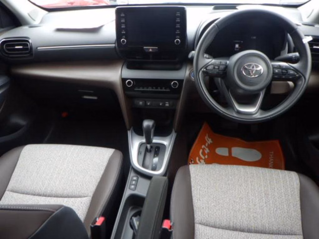 TOYOTA YARIS CROSS