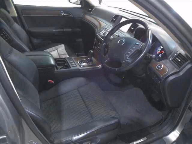 NISSAN FUGA