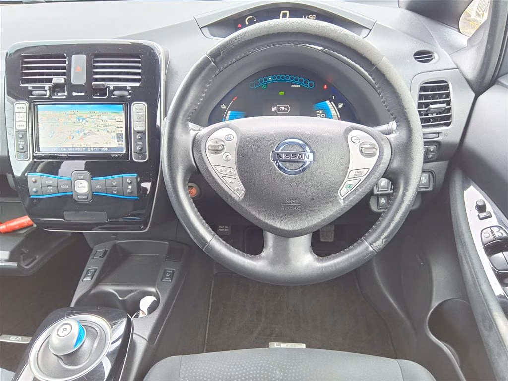 NISSAN LEAF