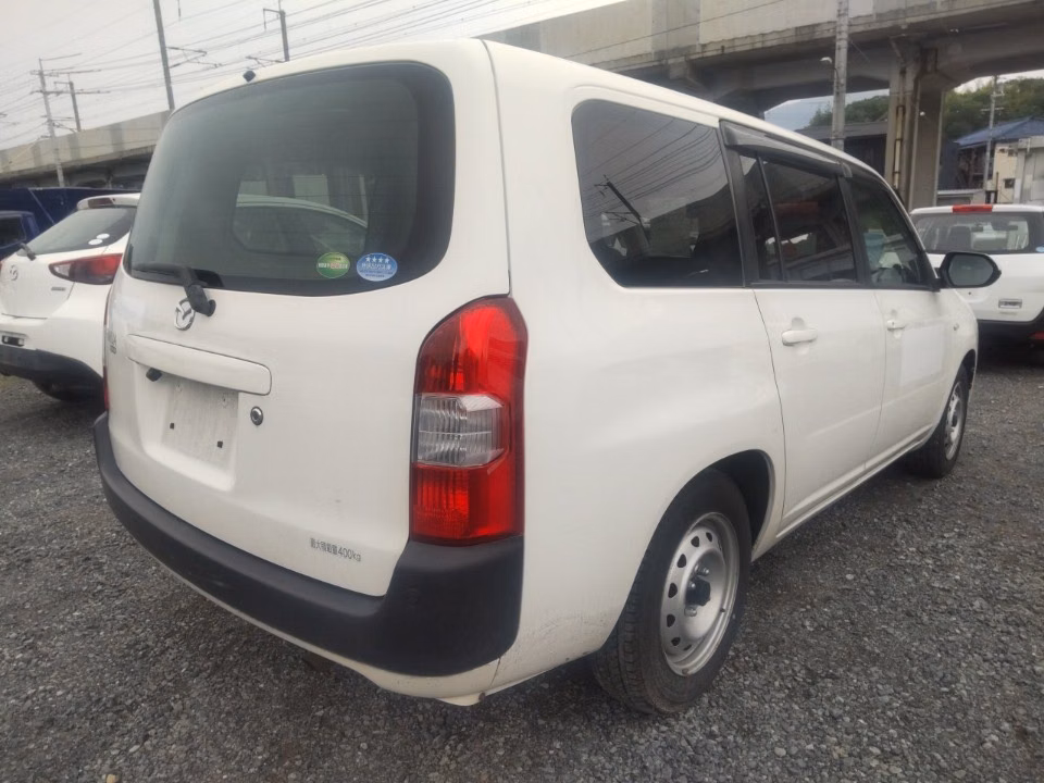 MAZDA FAMILIA